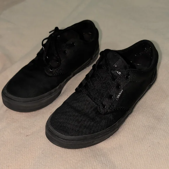VANS•Youth Authentic Sneakers - Picture 5 of 9